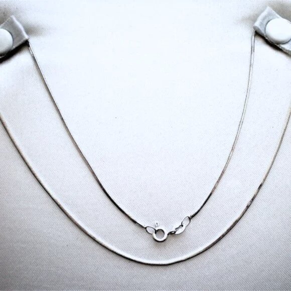 Vintage European Italy Solid 18K 750 White Gold Snake Design Necklace Chain 18kt